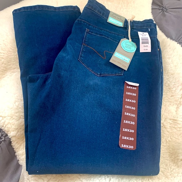 Santana Straight Leg Stretch Denim - Picture 1 of 7